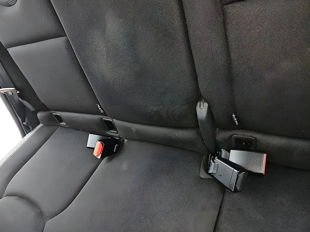 Used 2018 Renault Clio Dynamique Nav Red - Interior and Exterior details 15
