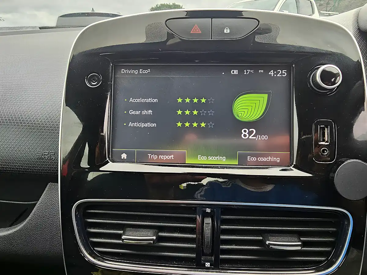 Used 2018 Renault Clio Dynamique Nav Red - Interior and Exterior details 18