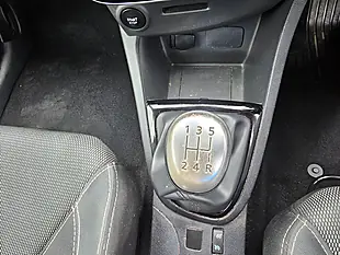 Used 2018 Renault Clio Dynamique Nav Red - Interior and Exterior details 19