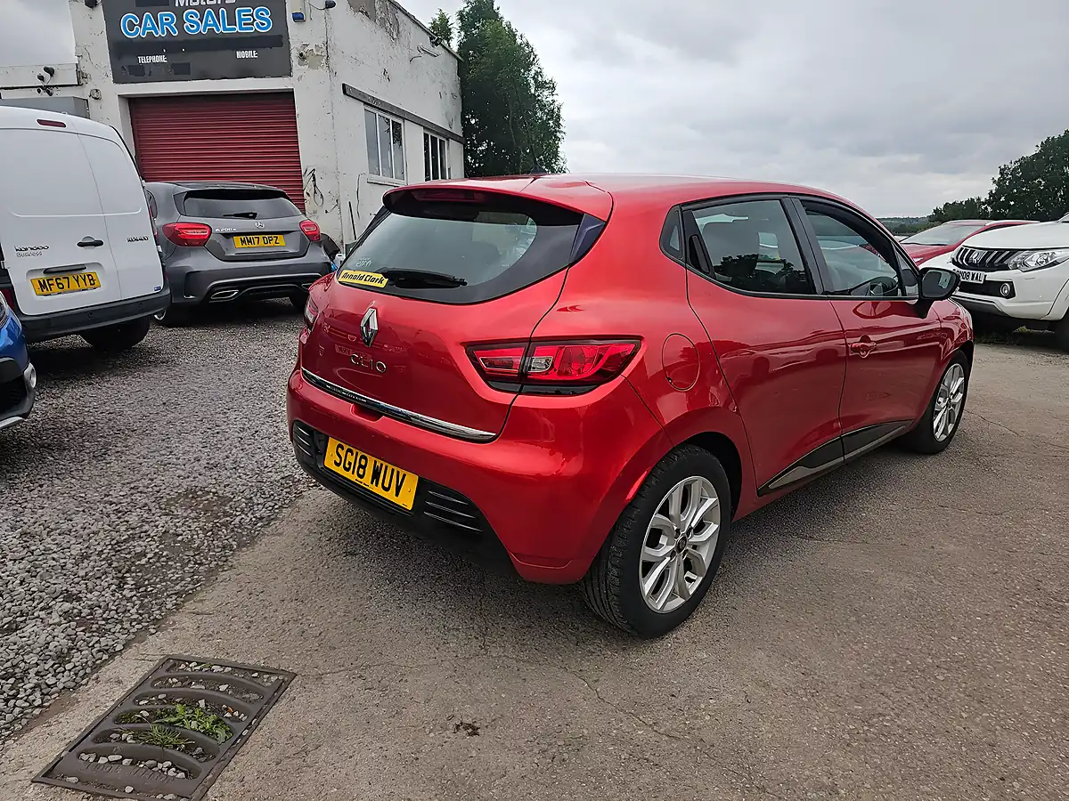 Used 2018 Renault Clio Dynamique Nav Red - Interior and Exterior details 6
