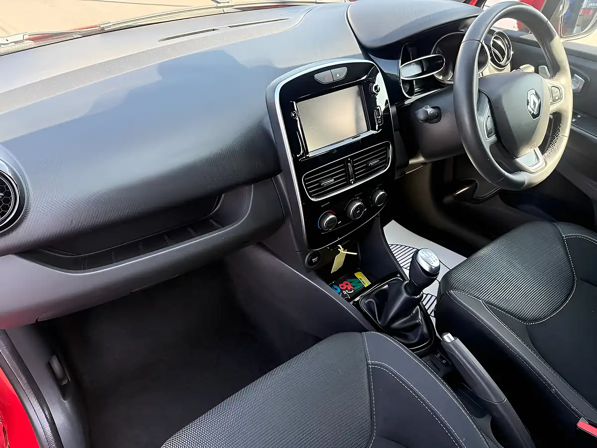 Used 2018 Renault Clio Dynamique Nav Red - Interior and Exterior details 12