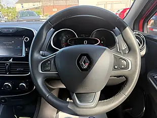 Used 2018 Renault Clio Dynamique Nav Red - Interior and Exterior details 15