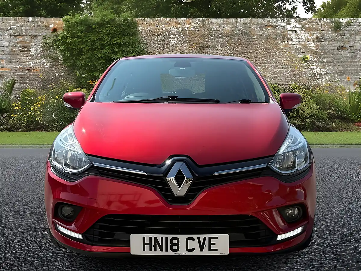 Used 2018 Renault Clio Dynamique Nav Red - Interior and Exterior details 3