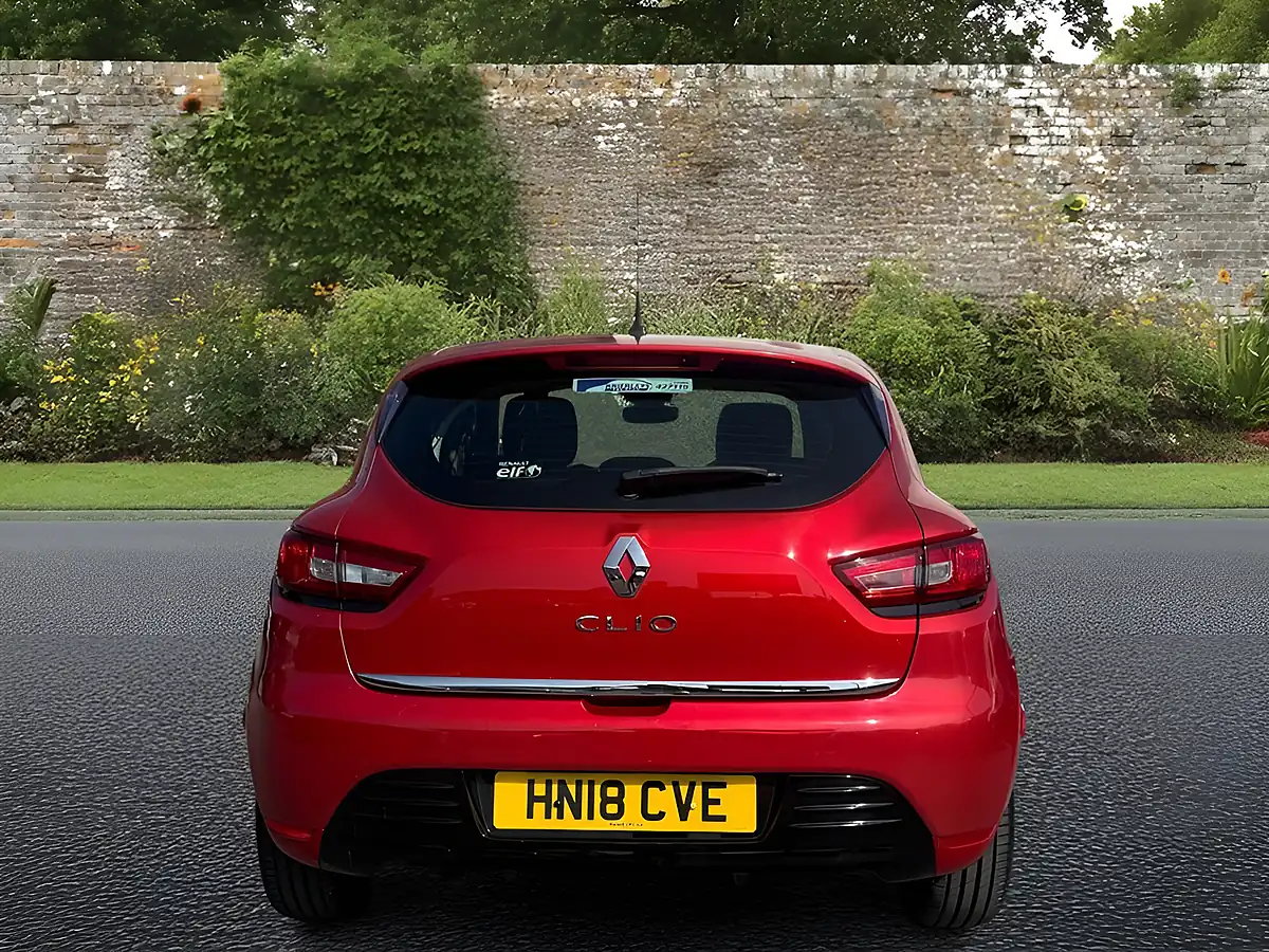 Used 2018 Renault Clio Dynamique Nav Red - Interior and Exterior details 7