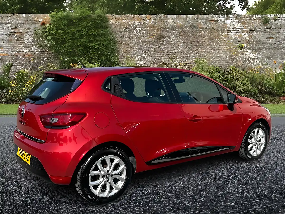 Used 2018 Renault Clio Dynamique Nav Red - Interior and Exterior details 8