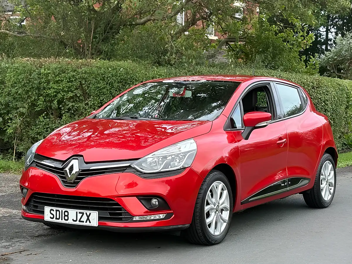 Used 2018 Renault Clio Dynamique Nav Red - Front View