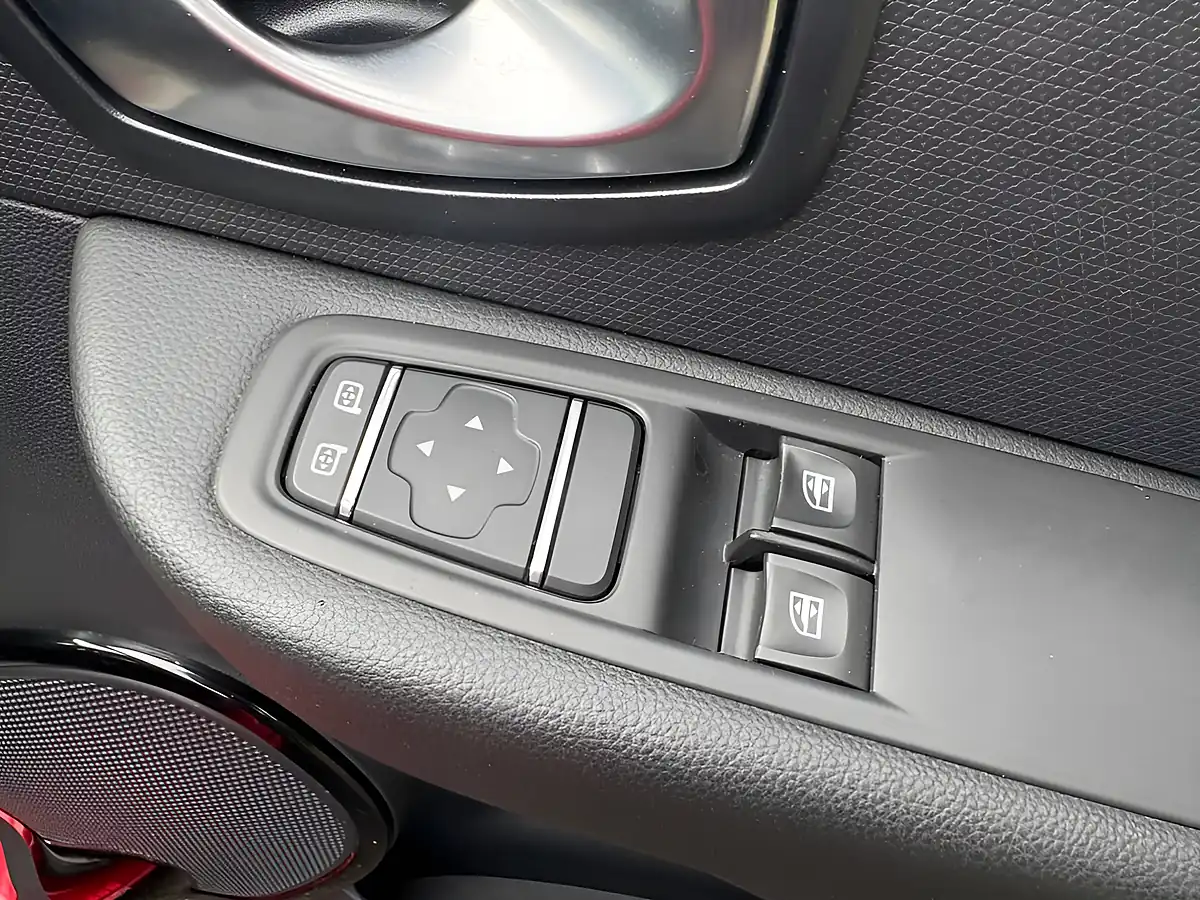 Used 2018 Renault Clio Dynamique Nav Red - Interior and Exterior details 18