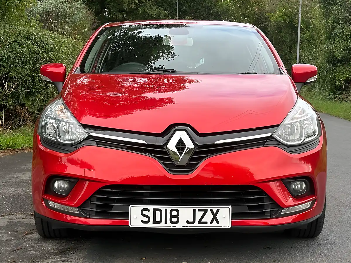 Used 2018 Renault Clio Dynamique Nav Red - Interior and Exterior details 2