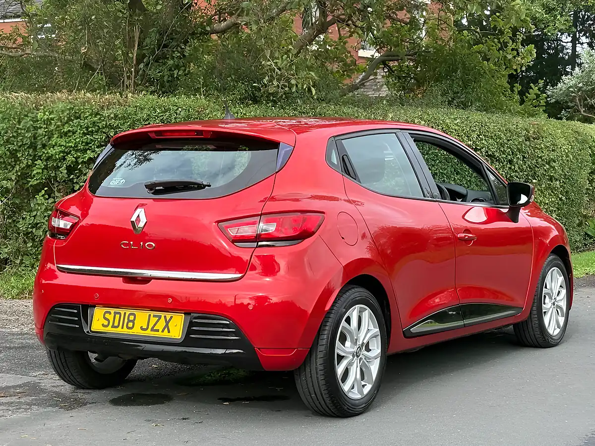 Used 2018 Renault Clio Dynamique Nav Red - Interior and Exterior details 8