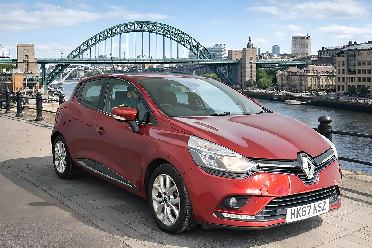 Used 2018 Renault Clio Dynamique Nav Red - Front View
