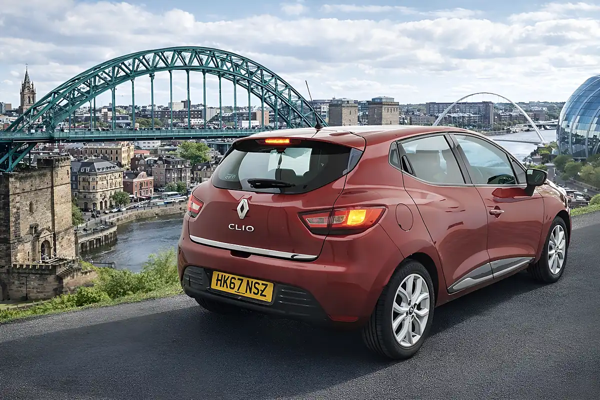 Used 2018 Renault Clio Dynamique Nav Red - Interior and Exterior details 2