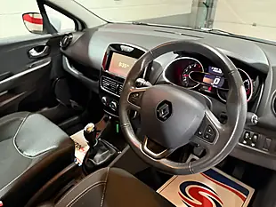 Used 2018 Renault Clio Dynamique Nav White - Interior and Exterior details 11