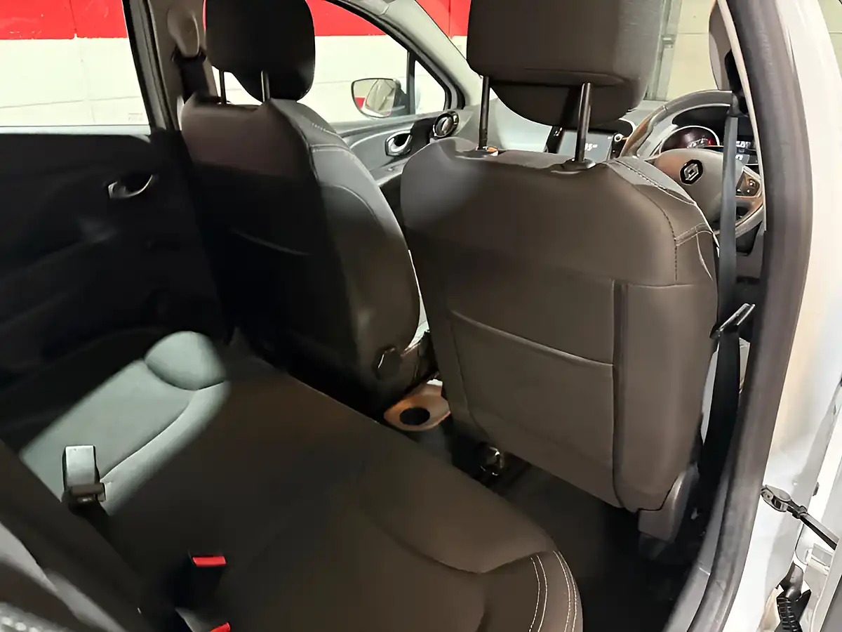 Used 2018 Renault Clio Dynamique Nav White - Interior and Exterior details 12