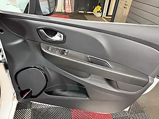 Used 2018 Renault Clio Dynamique Nav White - Interior and Exterior details 14