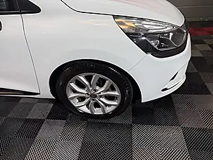 Used 2018 Renault Clio Dynamique Nav White - Interior and Exterior details 15