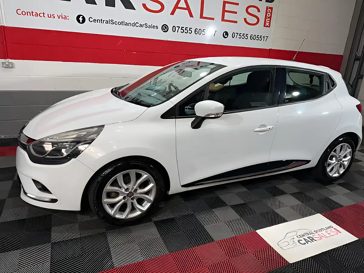 Used 2018 Renault Clio Dynamique Nav White - Interior and Exterior details 7