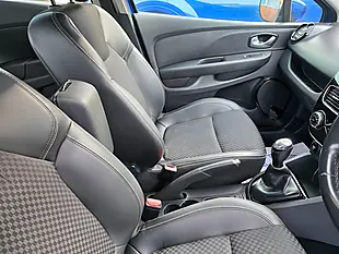 Used 2018 Renault Clio Dynamique S Nav Blue - Interior and Exterior details 11