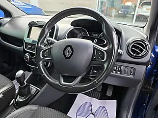 Used 2018 Renault Clio Dynamique S Nav Blue - Interior and Exterior details 16