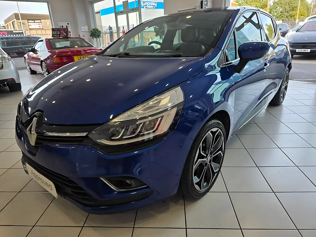 Used 2018 Renault Clio Dynamique S Nav Blue - Interior and Exterior details 3