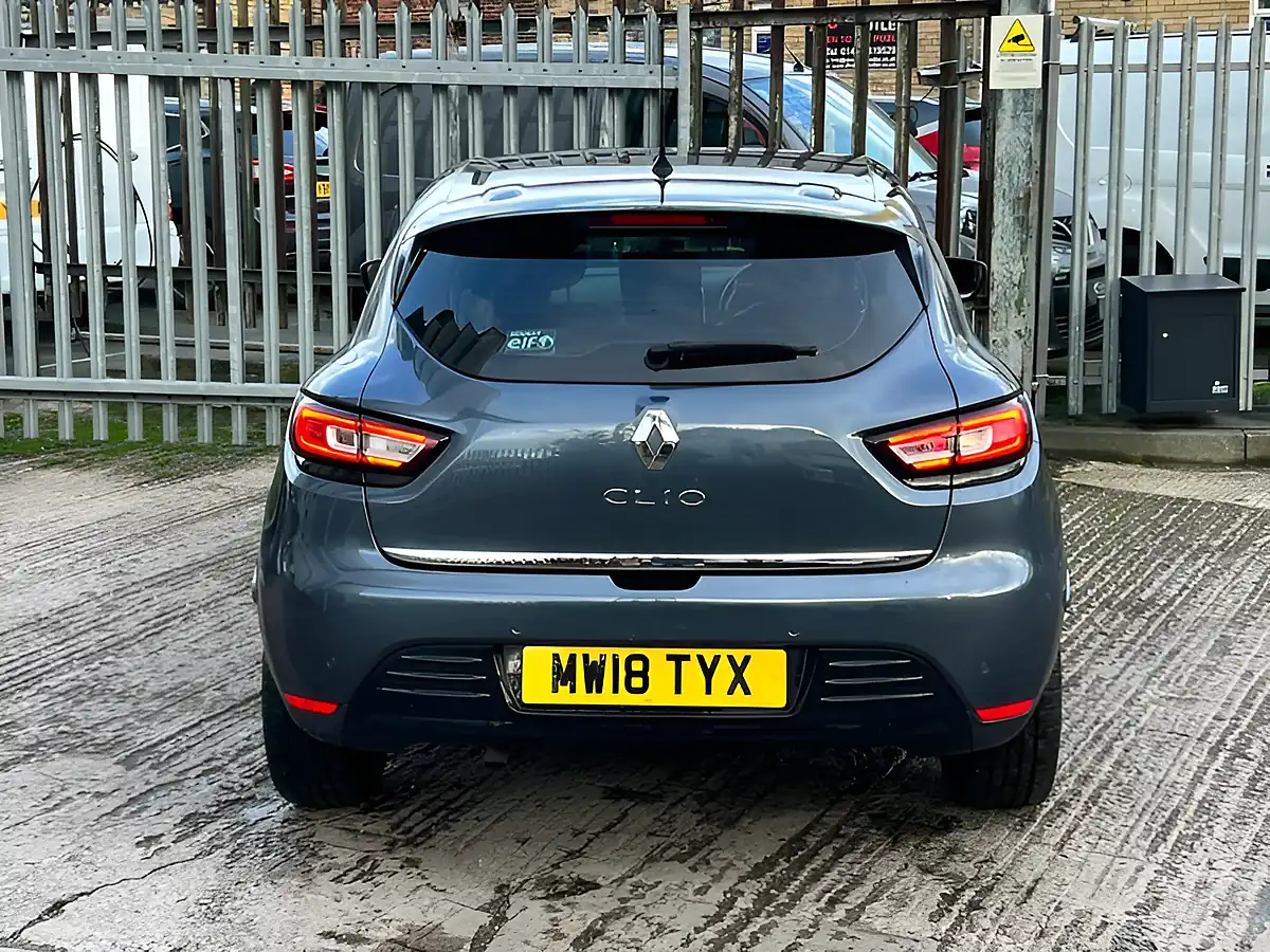 Used 2018 Renault Clio Dynamique S Nav Grey - Interior and Exterior details 10