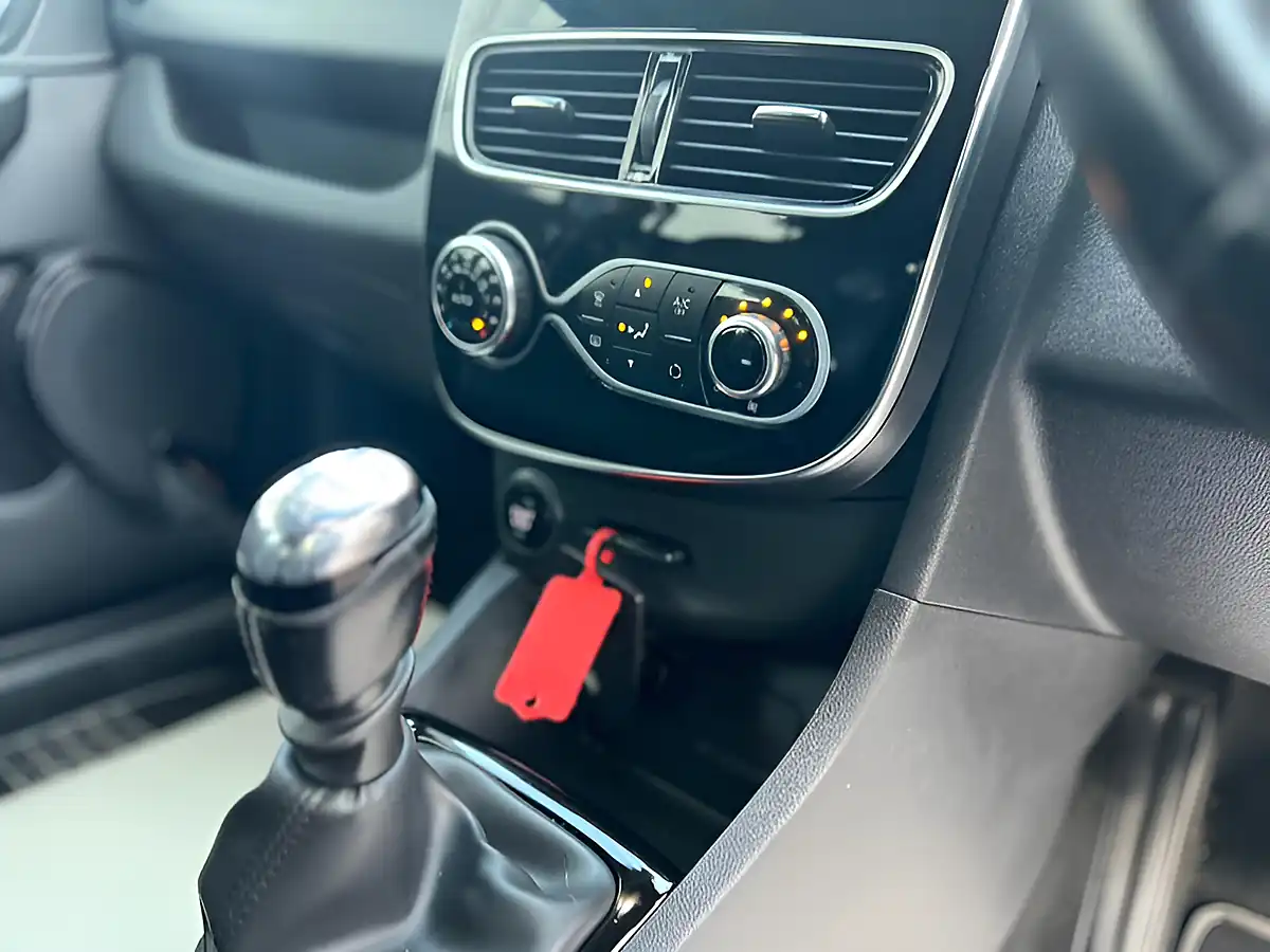 Used 2018 Renault Clio Dynamique S Nav Grey - Interior and Exterior details 12