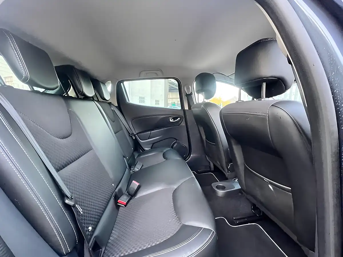 Used 2018 Renault Clio Dynamique S Nav Grey - Interior and Exterior details 14