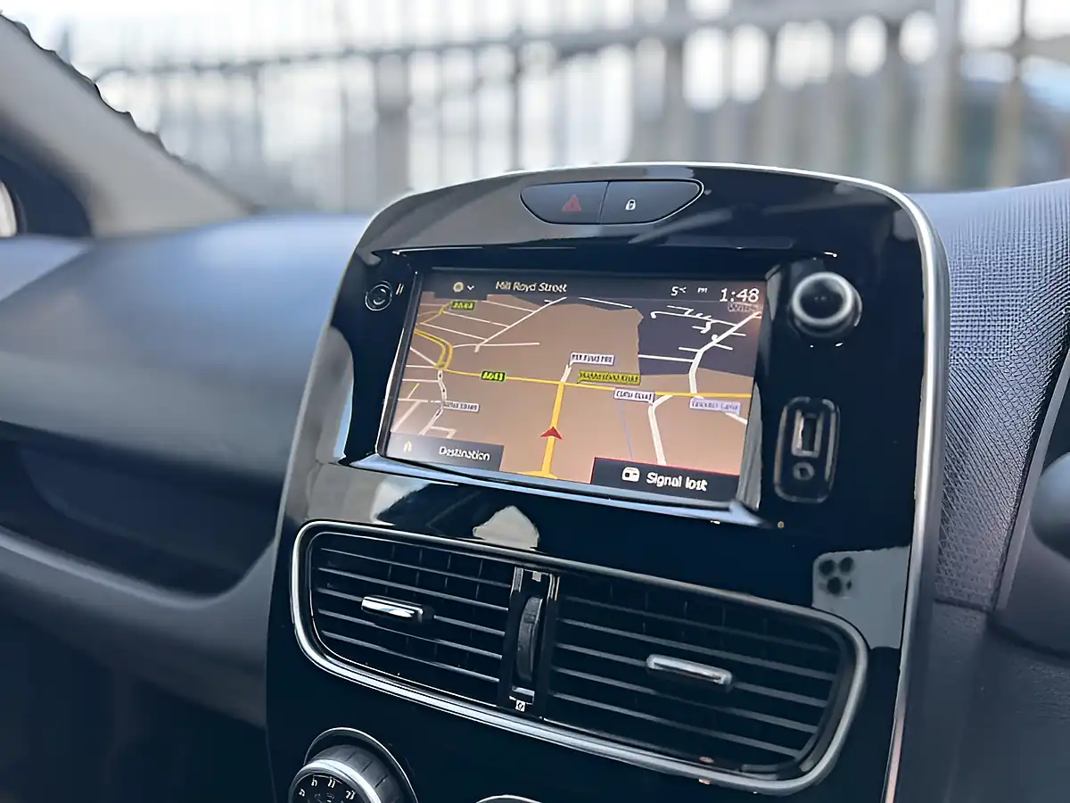 Used 2018 Renault Clio Dynamique S Nav Grey - Interior and Exterior details 17