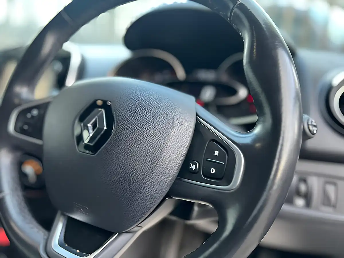 Used 2018 Renault Clio Dynamique S Nav Grey - Interior and Exterior details 18