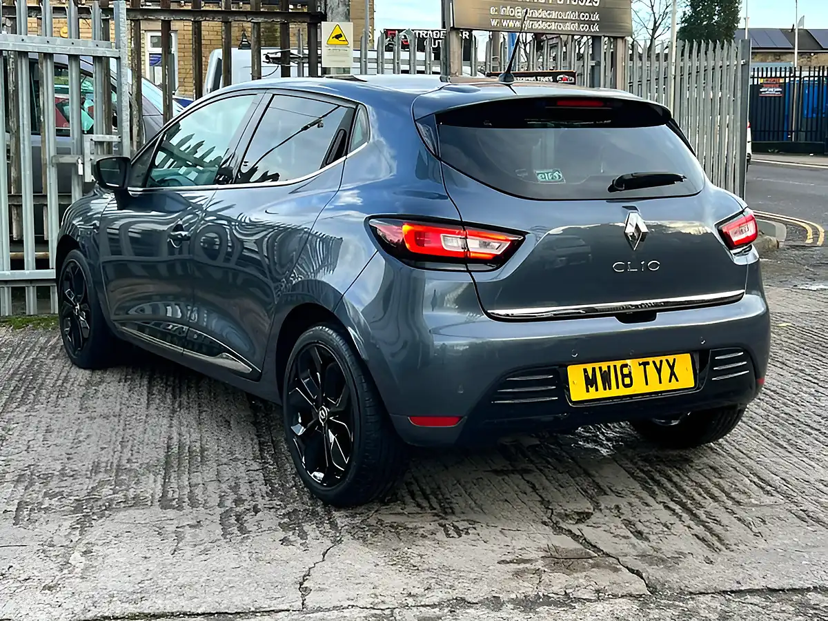 Used 2018 Renault Clio Dynamique S Nav Grey - Interior and Exterior details 4
