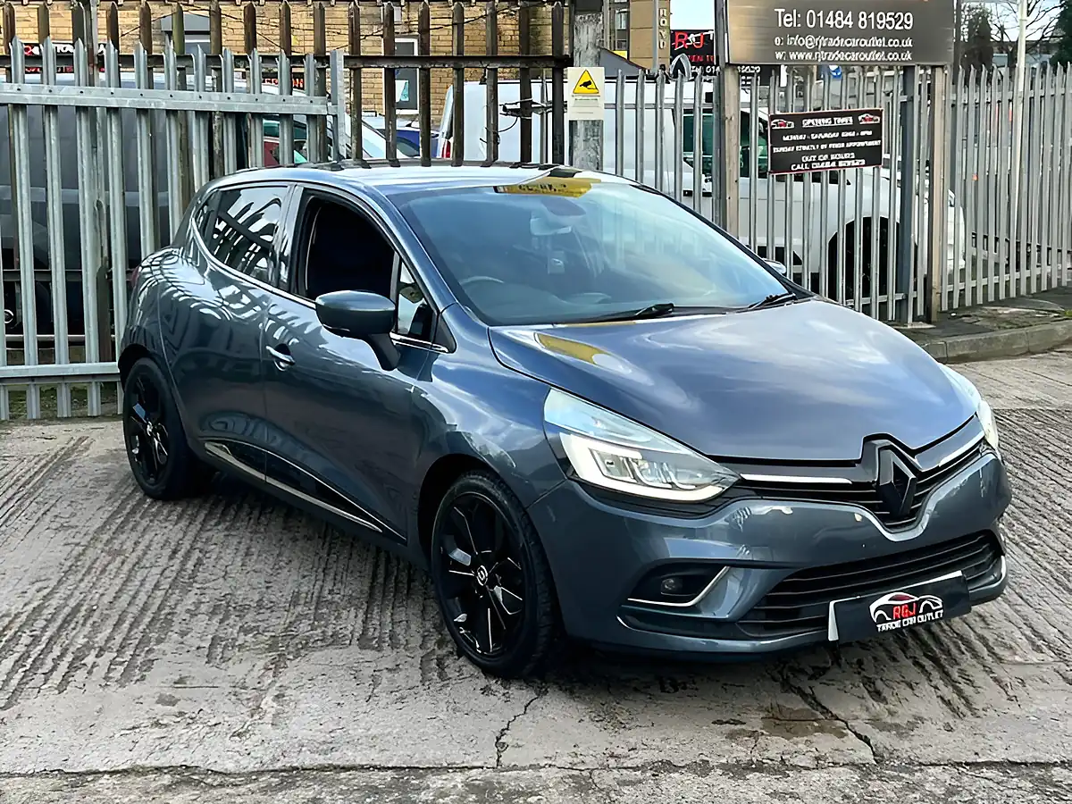 Used 2018 Renault Clio Dynamique S Nav Grey - Interior and Exterior details 5