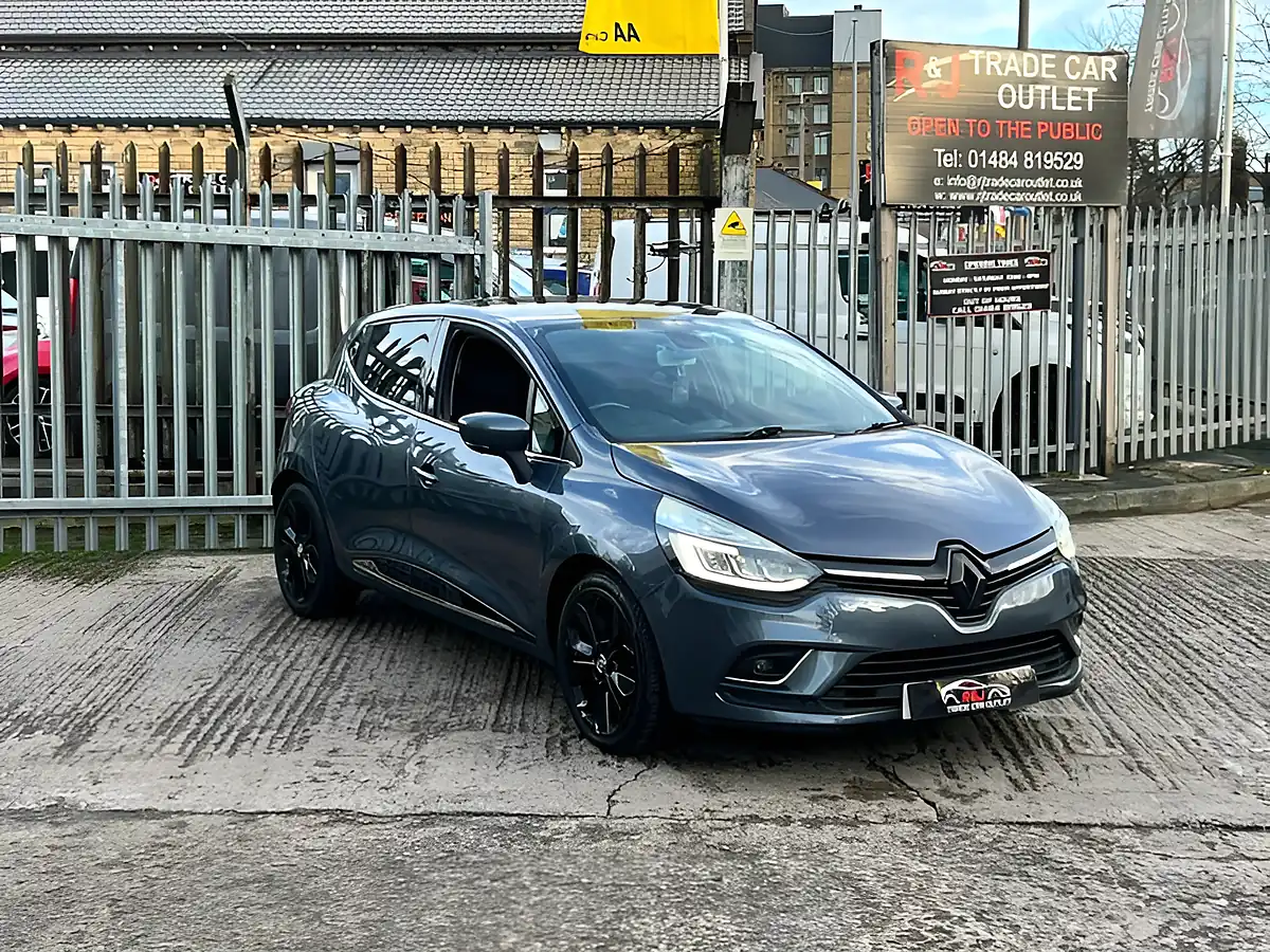 Used 2018 Renault Clio Dynamique S Nav Grey - Interior and Exterior details 7