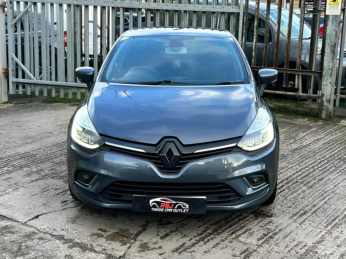 Used 2018 Renault Clio Dynamique S Nav Grey - Interior and Exterior details 8