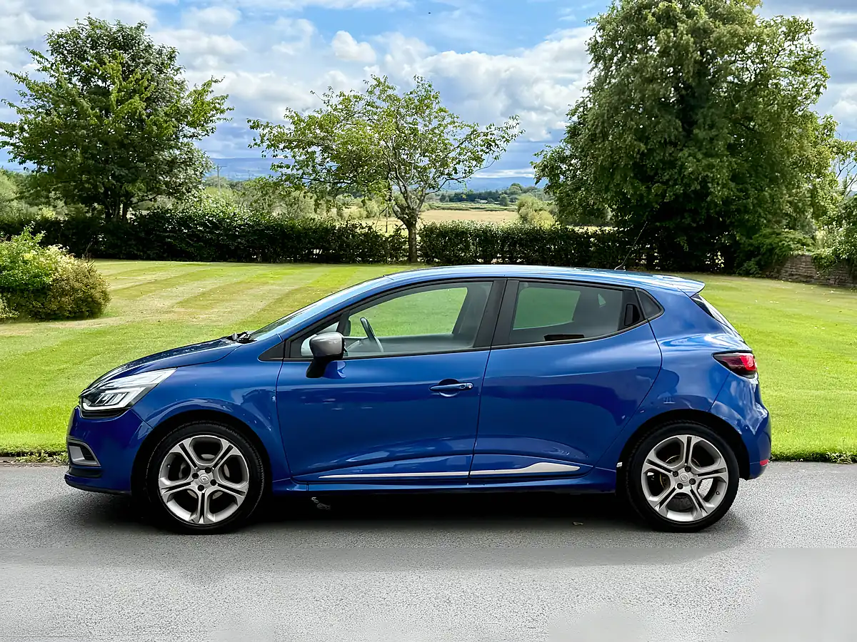 Used 2018 Renault Clio GT-Line Blue - Interior and Exterior details 4