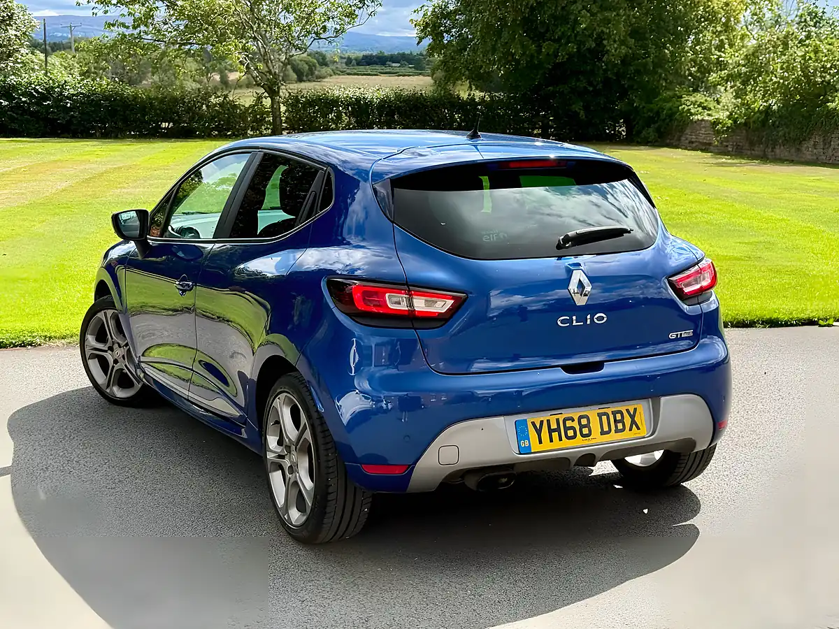 Used 2018 Renault Clio GT-Line Blue - Interior and Exterior details 7
