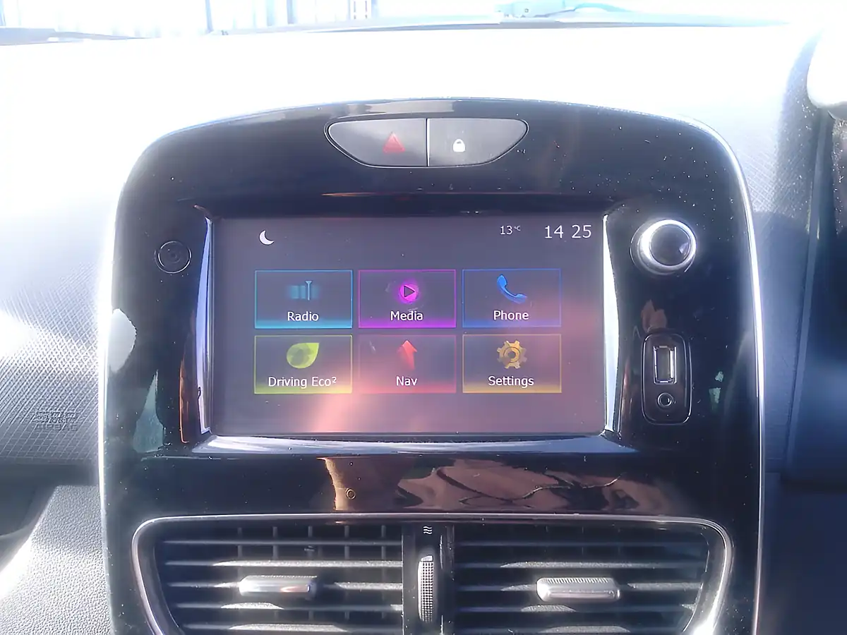 Used 2018 Renault Clio GT Line Blue - Interior and Exterior details 11