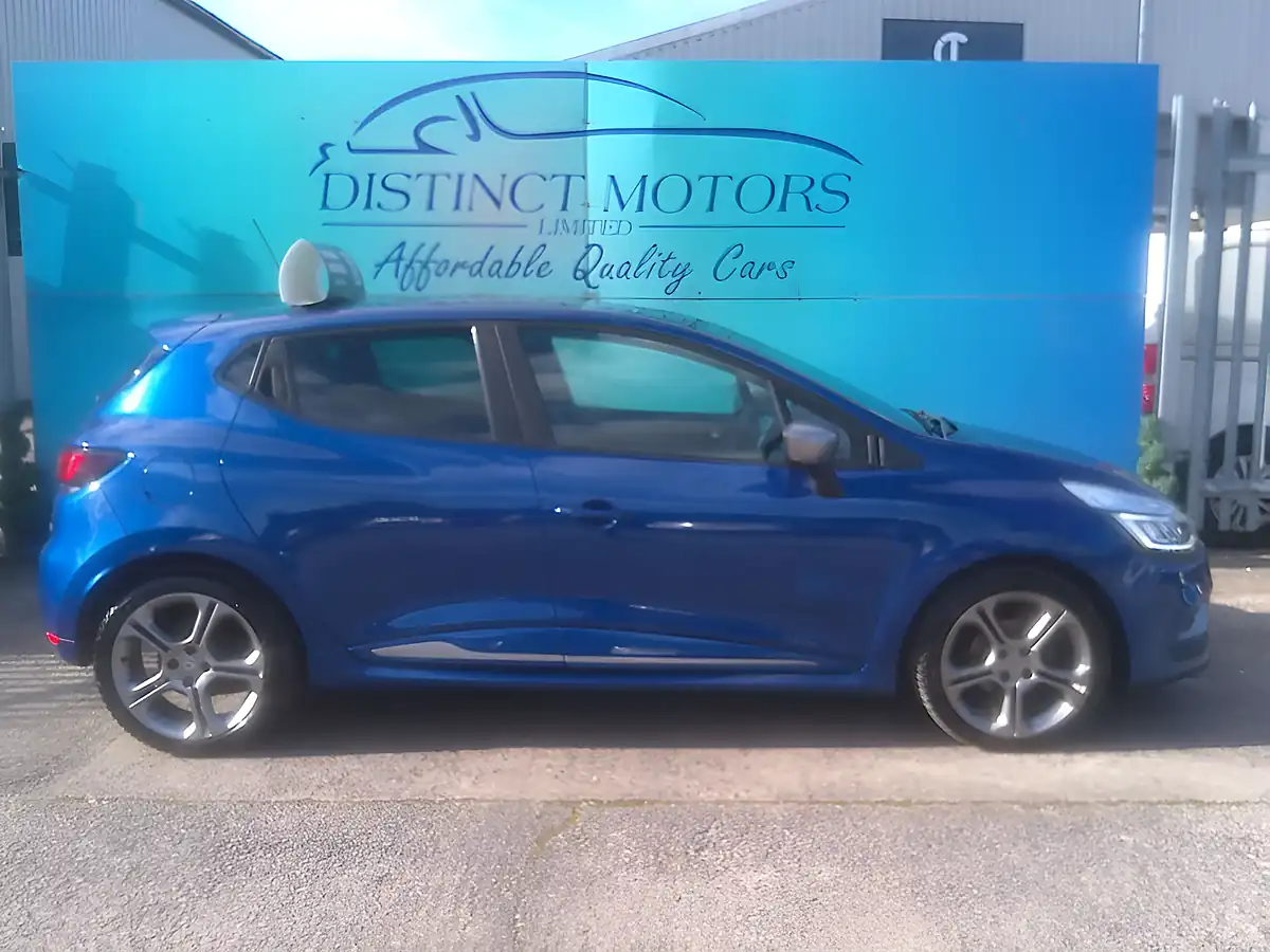 Used 2018 Renault Clio GT Line Blue - Interior and Exterior details 8