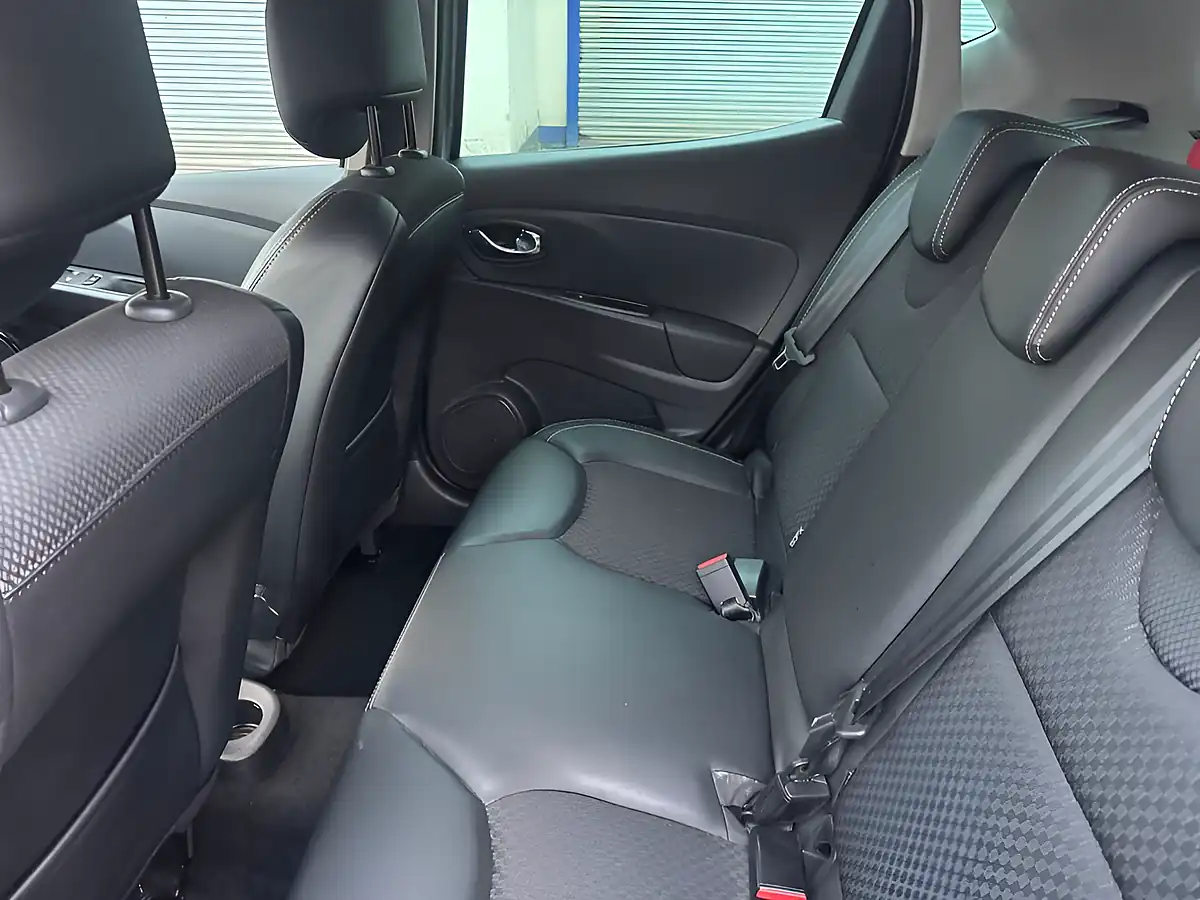Used 2018 Renault Clio GT Line Diamond Silver - Interior and Exterior details 9