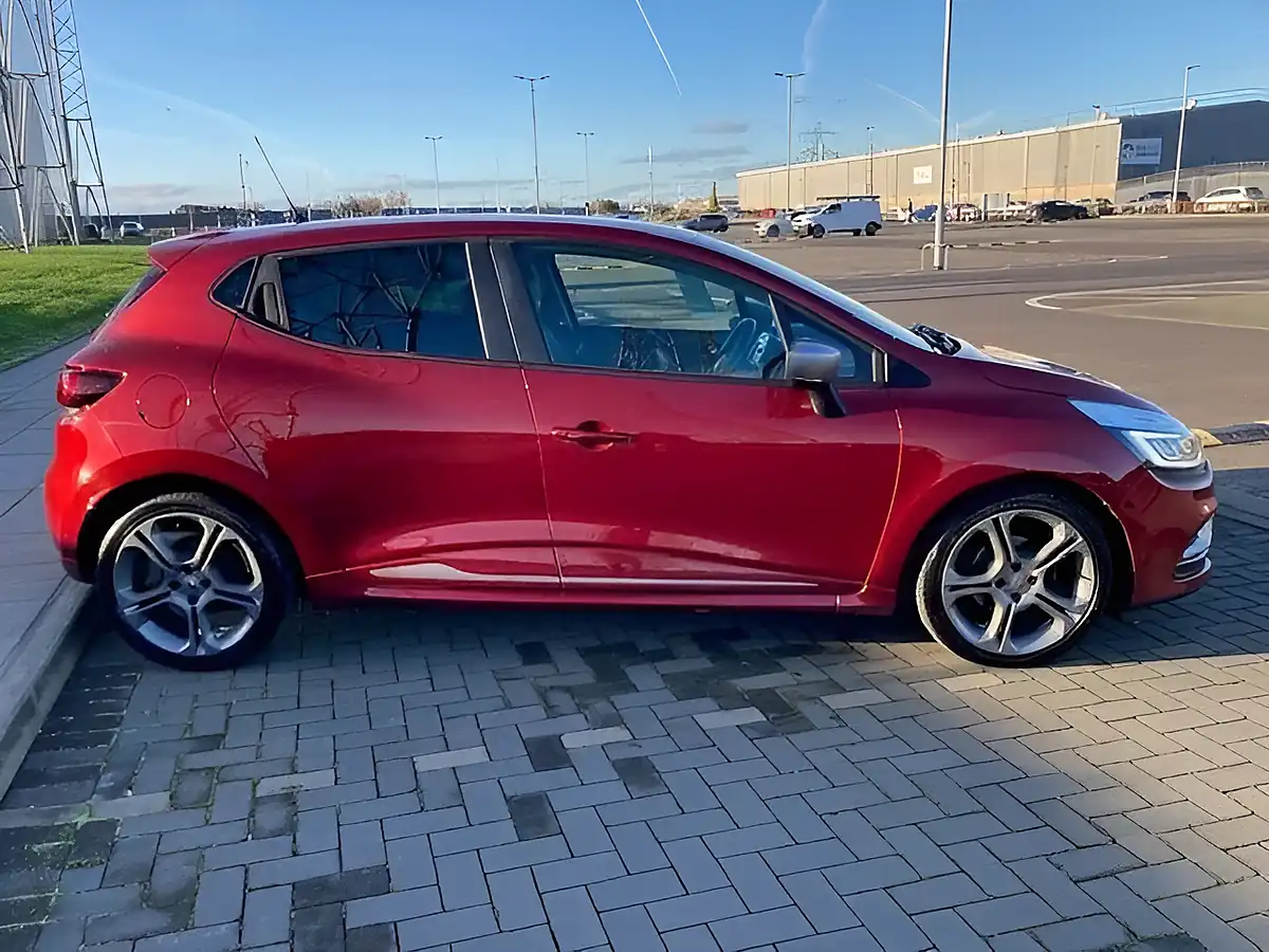 Used 2018 Renault Clio GT Line Red - Interior and Exterior details 10