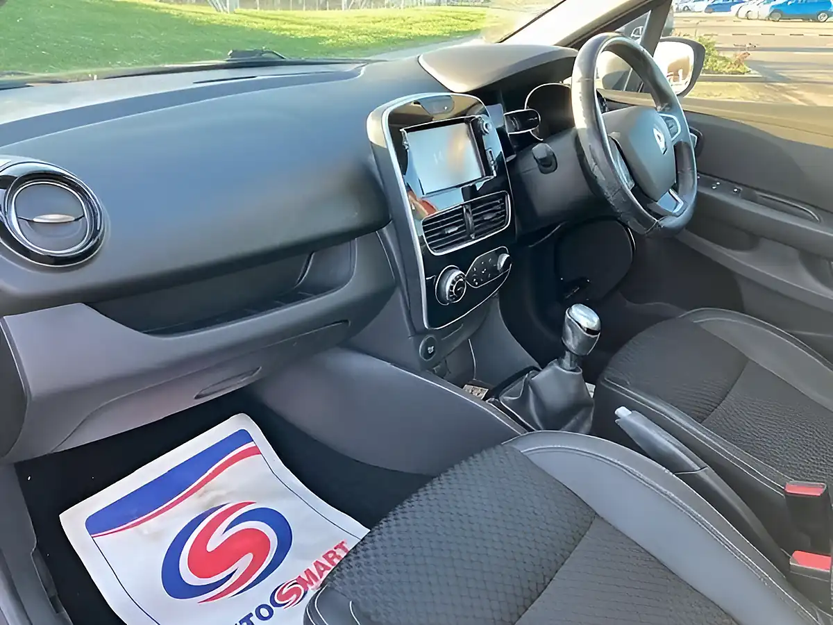 Used 2018 Renault Clio GT Line Red - Interior and Exterior details 7