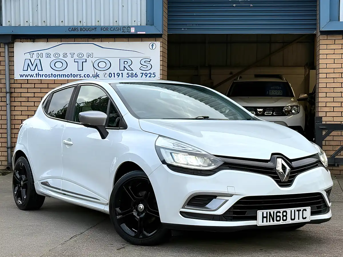 Used 2018 Renault Clio GT Line White - Front View