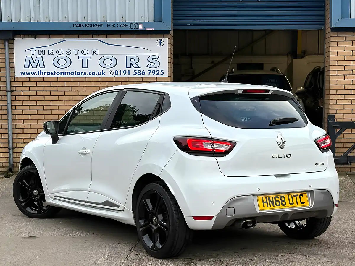 Used 2018 Renault Clio GT Line White - Interior and Exterior details 3