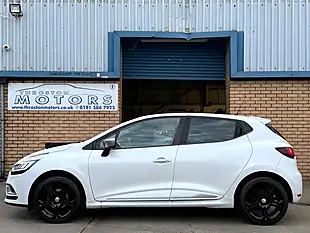 Used 2018 Renault Clio GT Line White - Interior and Exterior details 5