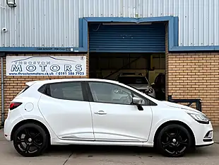 Used 2018 Renault Clio GT Line White - Interior and Exterior details 6