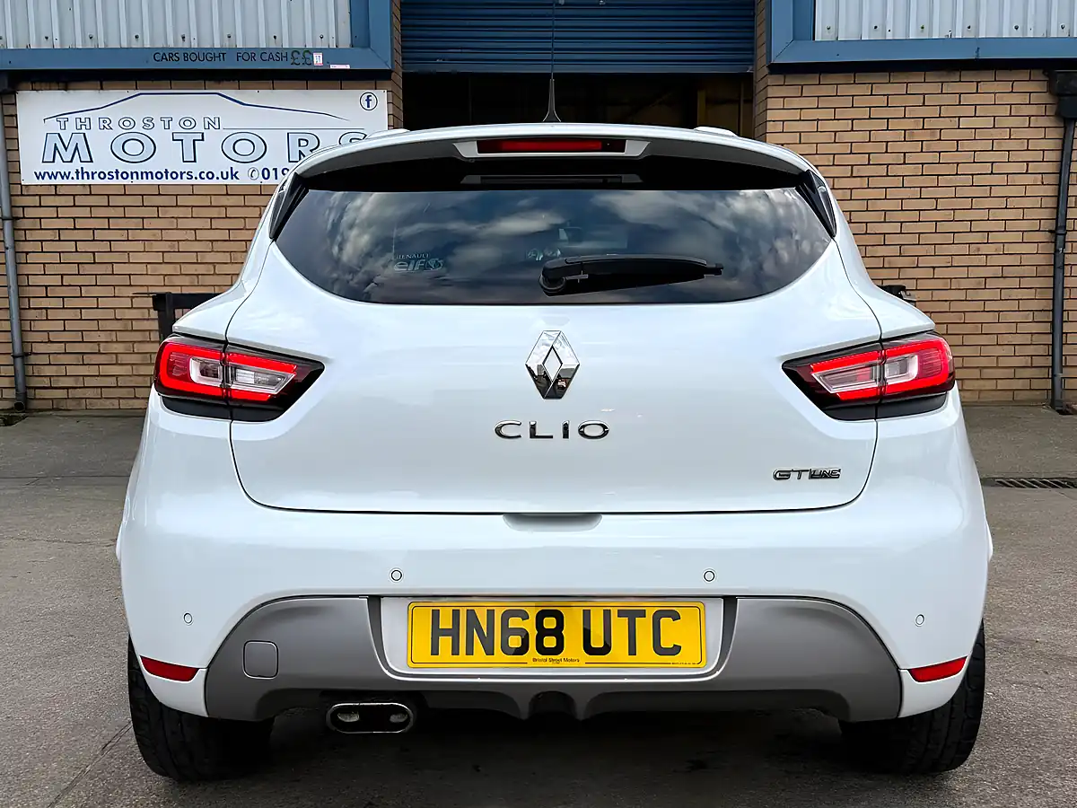 Used 2018 Renault Clio GT Line White - Interior and Exterior details 8