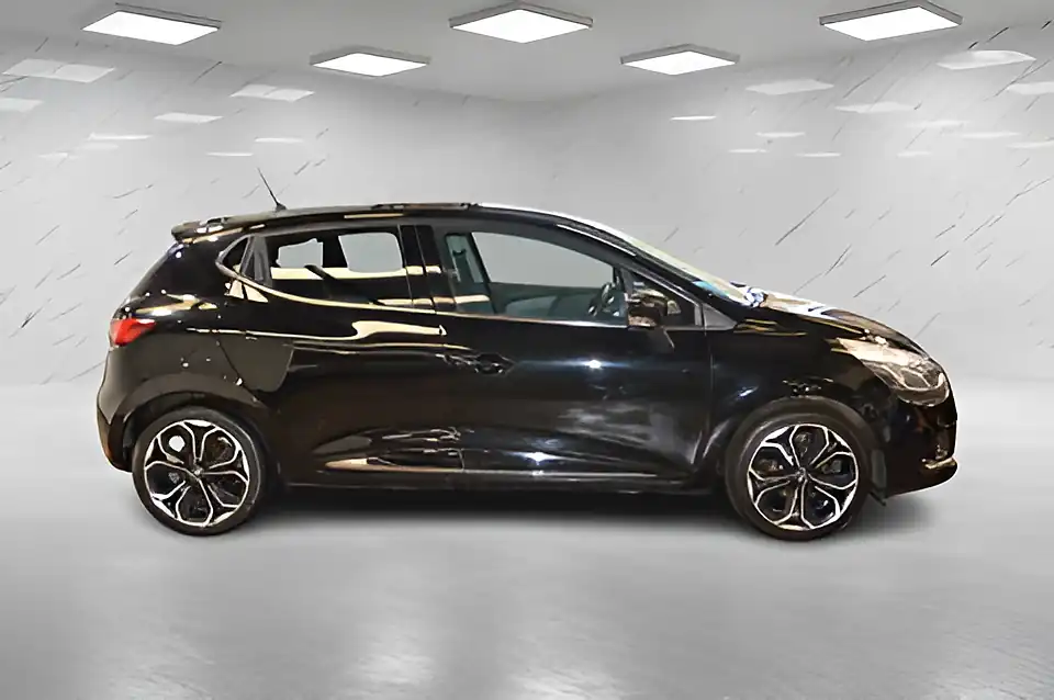 Used 2018 Renault Clio Iconic Black - Interior and Exterior details 9