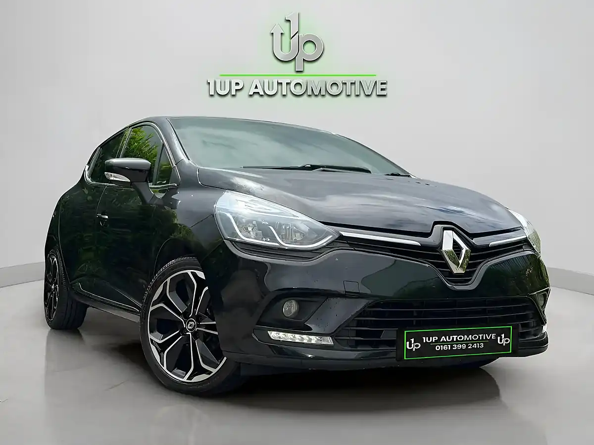 Used 2018 Renault Clio Iconic Black - Front View
