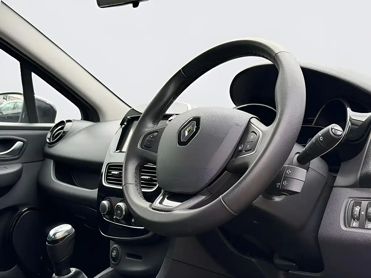 Used 2018 Renault Clio Iconic Black - Interior and Exterior details 11