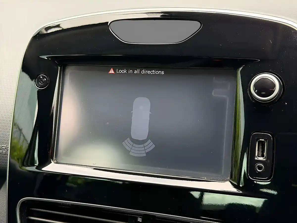 Used 2018 Renault Clio Iconic Black - Interior and Exterior details 16