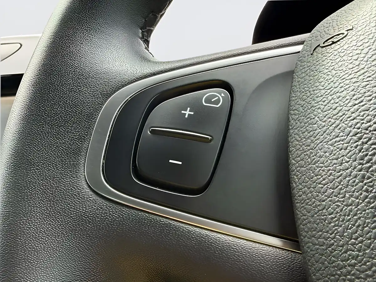 Used 2018 Renault Clio Iconic Black - Interior and Exterior details 17