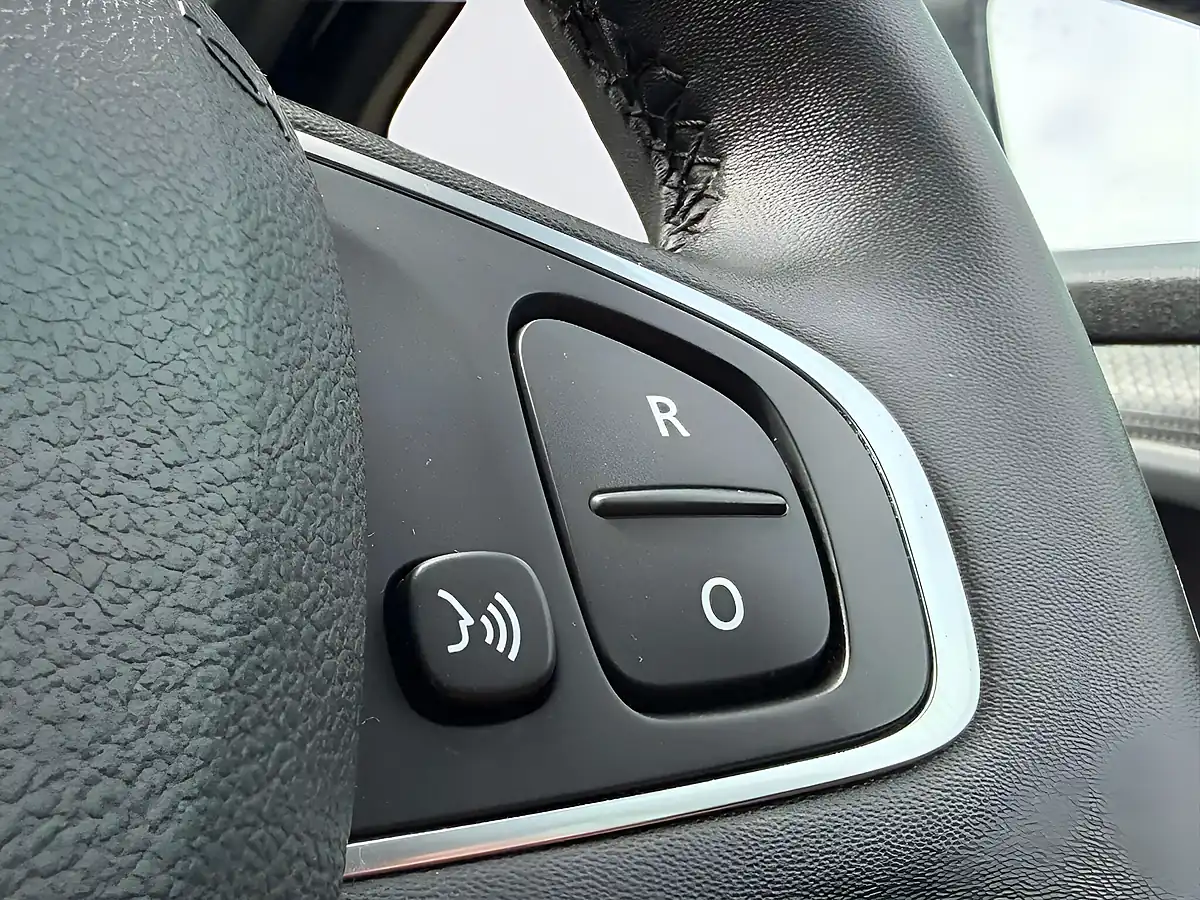 Used 2018 Renault Clio Iconic Black - Interior and Exterior details 18